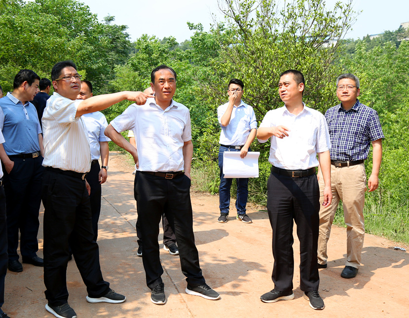 綜合整治環(huán)保項目 全力守護綠水青山 ——市委副書記、市長趙輝視察城市黑臭水體整治及污水垃圾處理設(shè)施項目